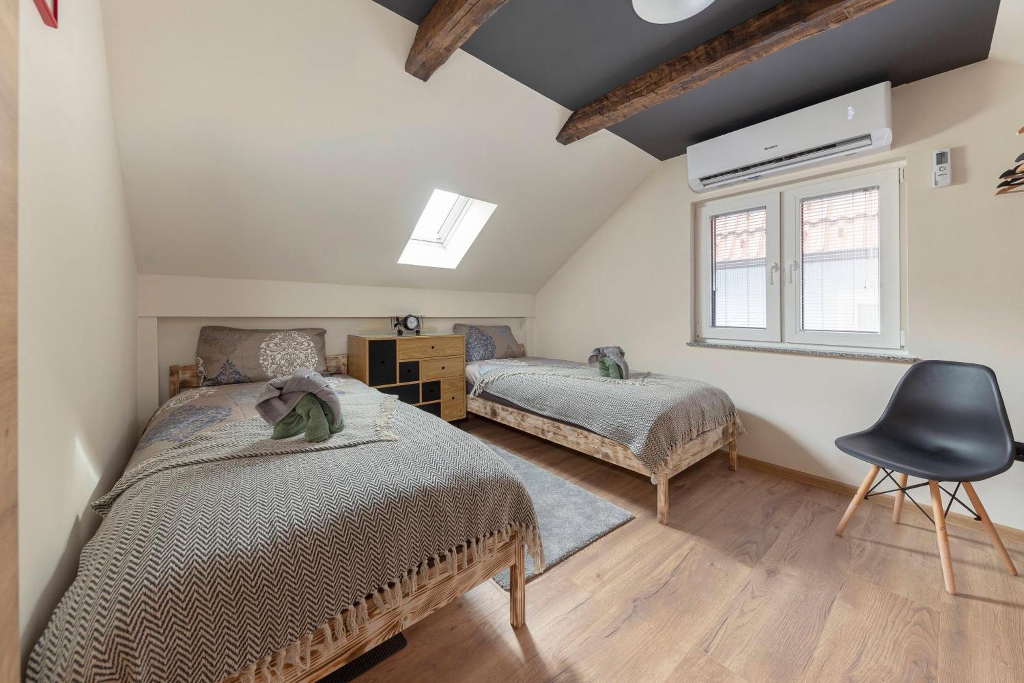 Apartment Deluxe House Maj